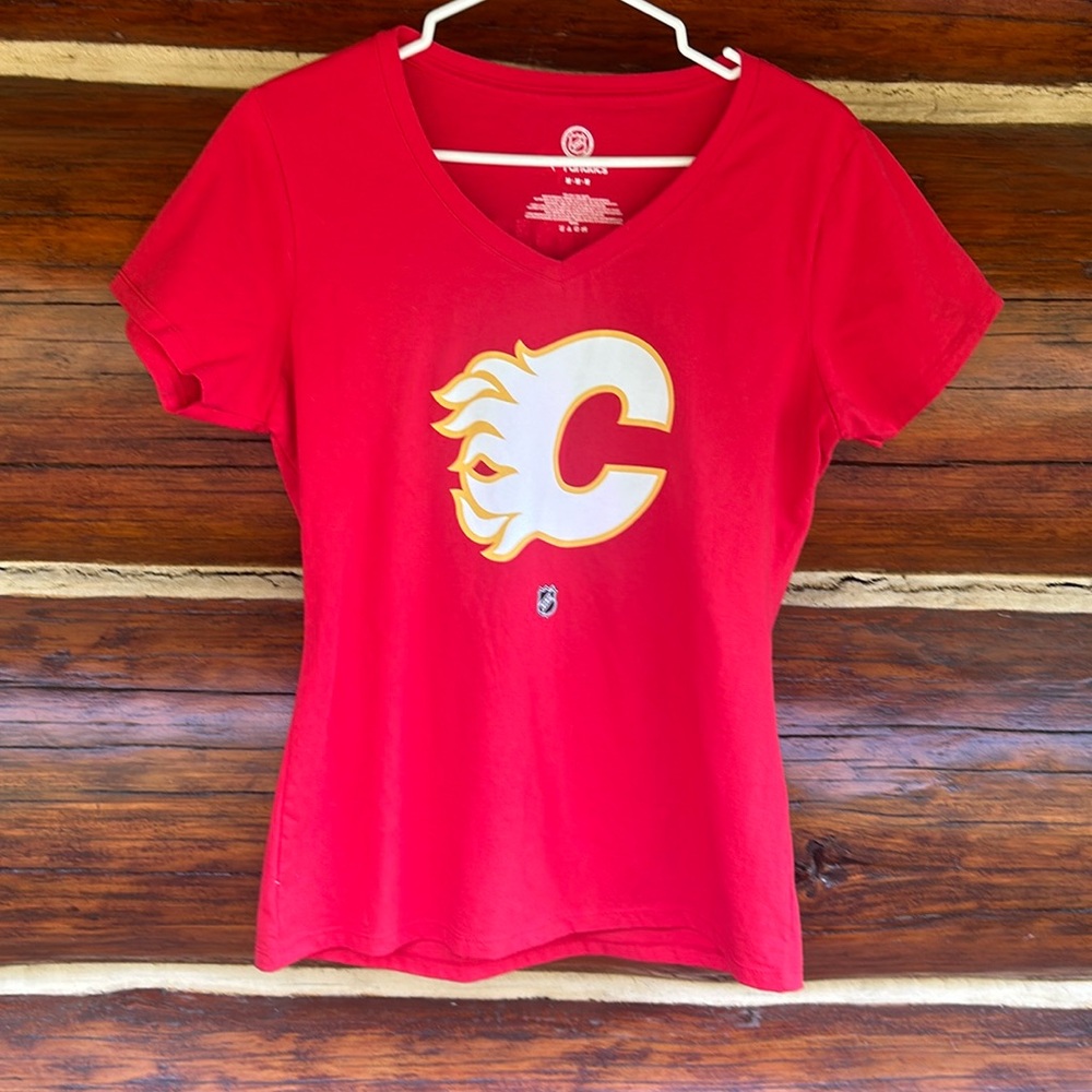 NHL Fanatics Calgary Flames Women’s Crew Neck Shirt